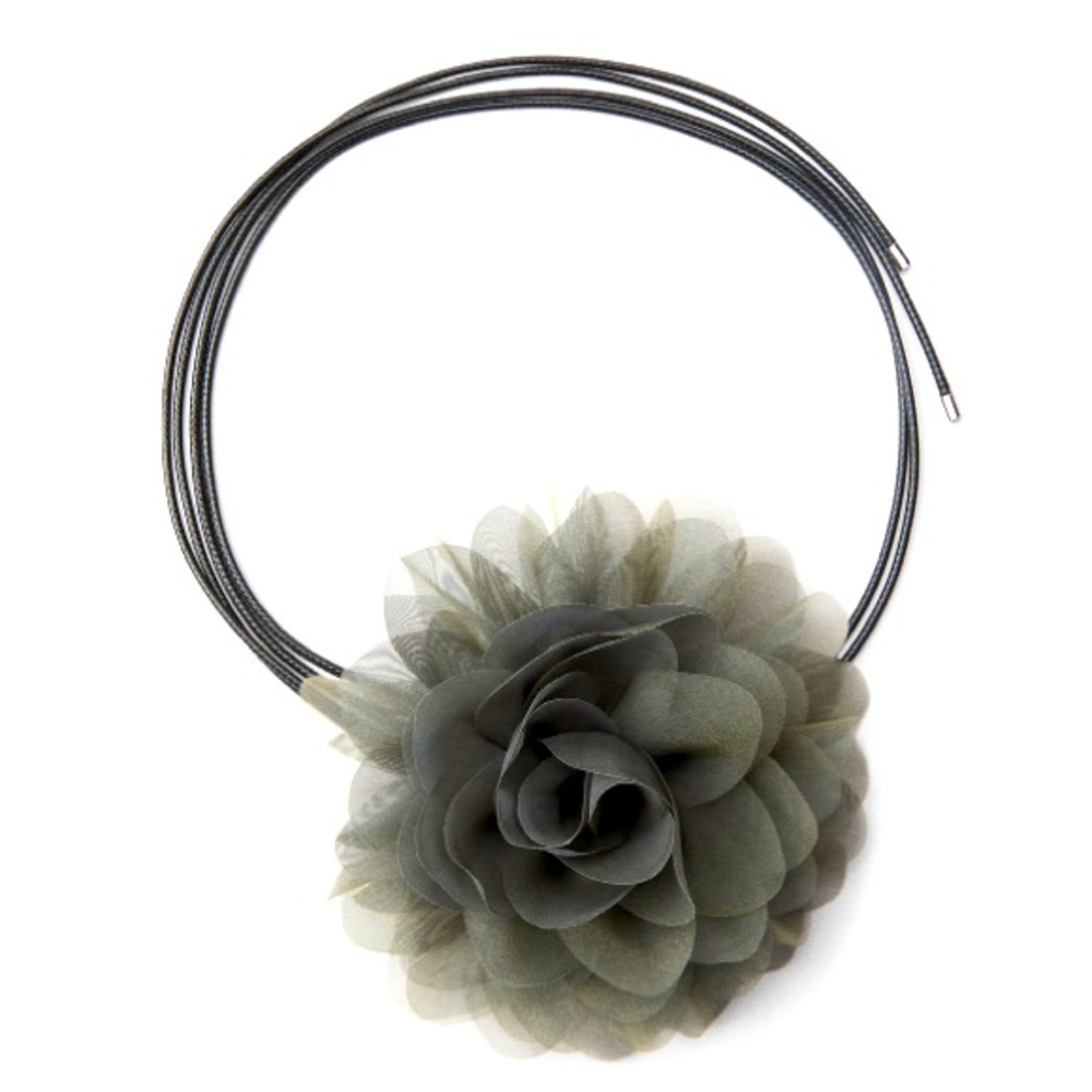 CORDED COLLAR FLOWER